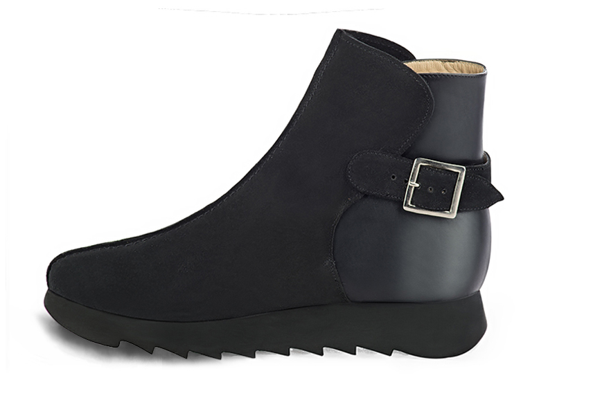 Matt black women's ankle boots with buckles at the back. Round toe. Low rubber soles. Profile view - Florence KOOIJMAN